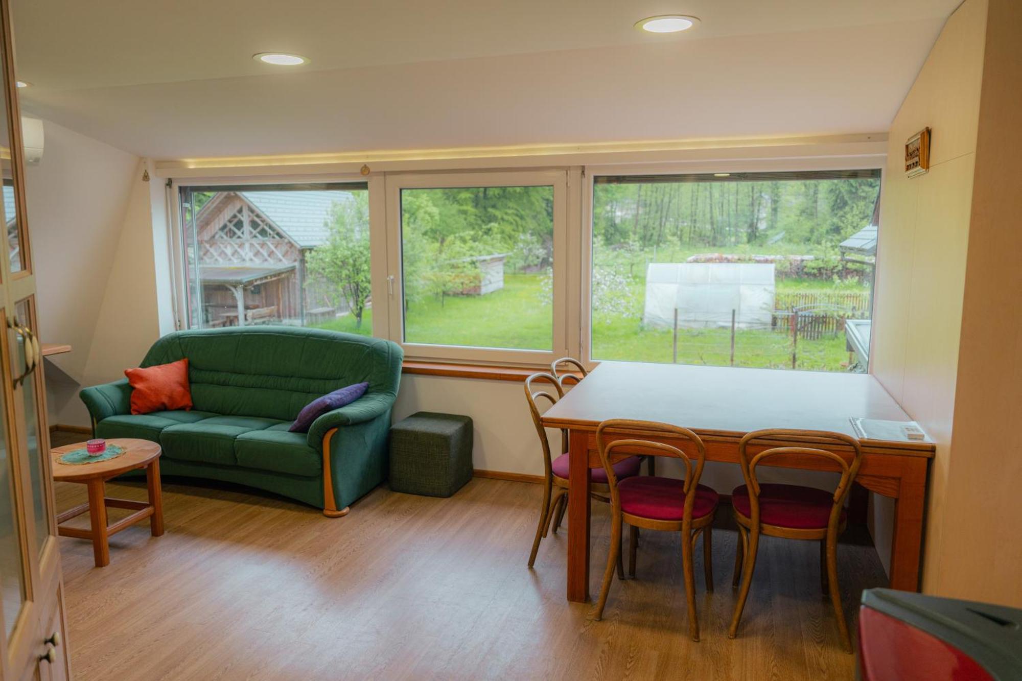 Апартаменты Country Retreat, Near Ljubljana City, Apartma Na Vasi, Blizu Mesta Ljubljana Медводе Экстерьер фото